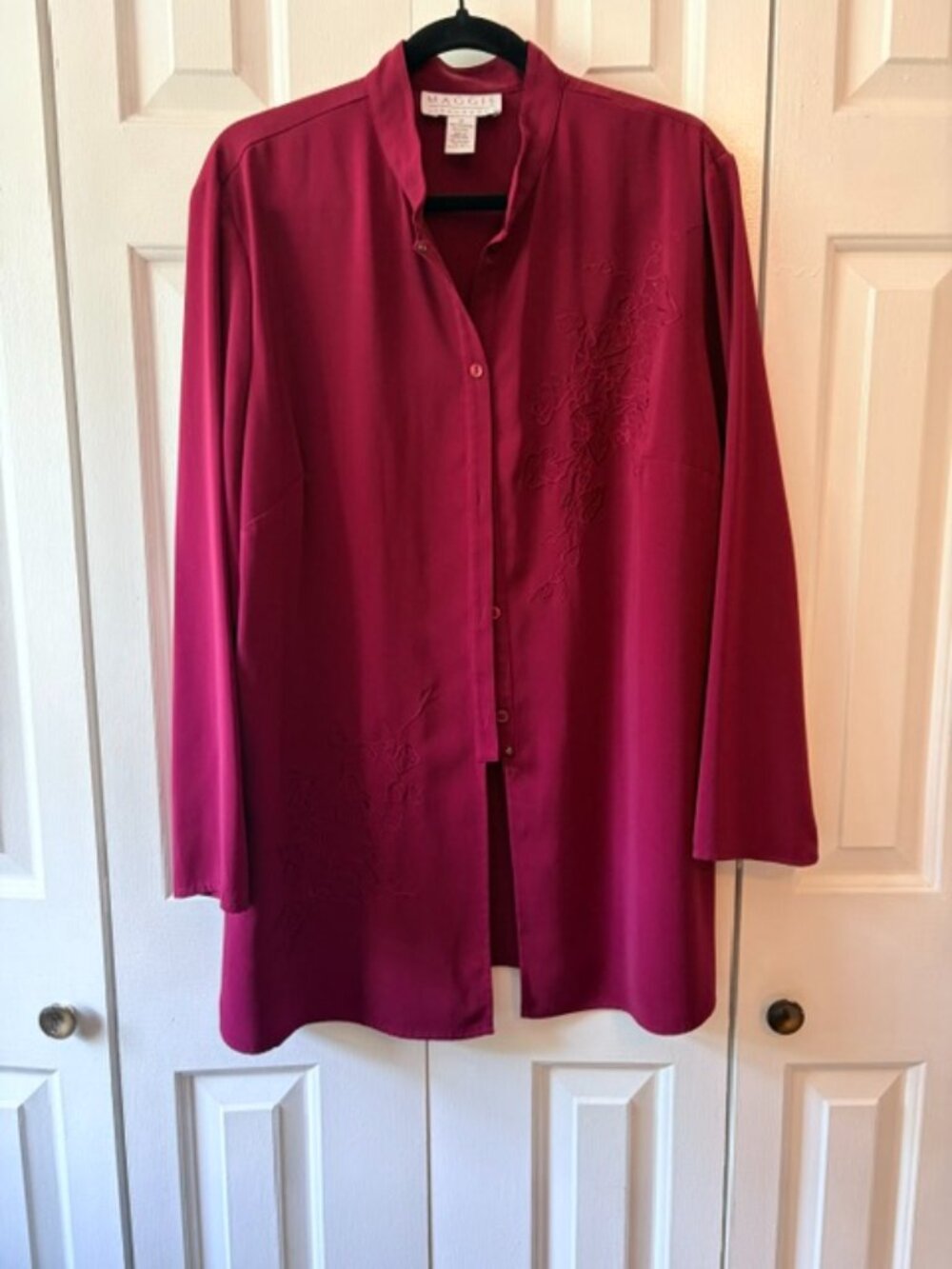Maggie McNaughton 1X Burgundy Tunic Blouse Embroidered Button Front Plus Size